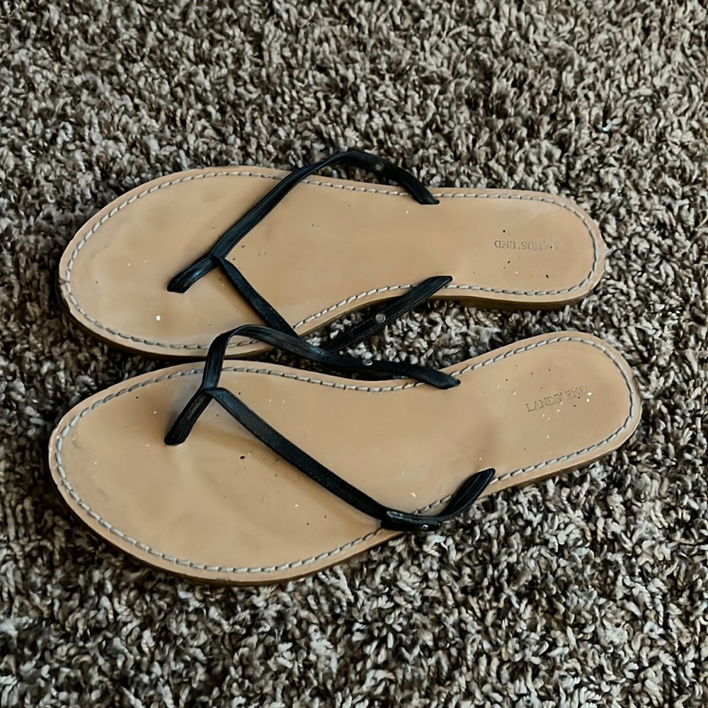 Lands’ End flip-flops